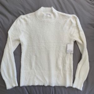Society 212 size large white sweater